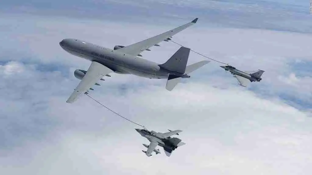How Long Can a Plane Fly Without Refueling